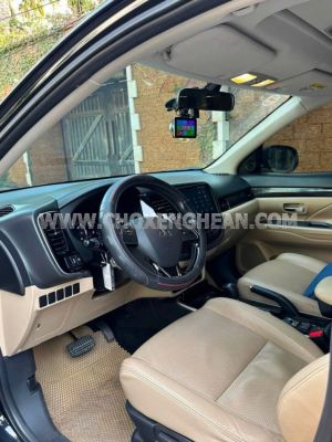 Xe Mitsubishi Outlander 2.0 CVT 2017