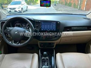 Xe Mitsubishi Outlander 2.0 CVT 2017