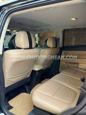 Xe Mitsubishi Outlander 2.0 CVT 2017